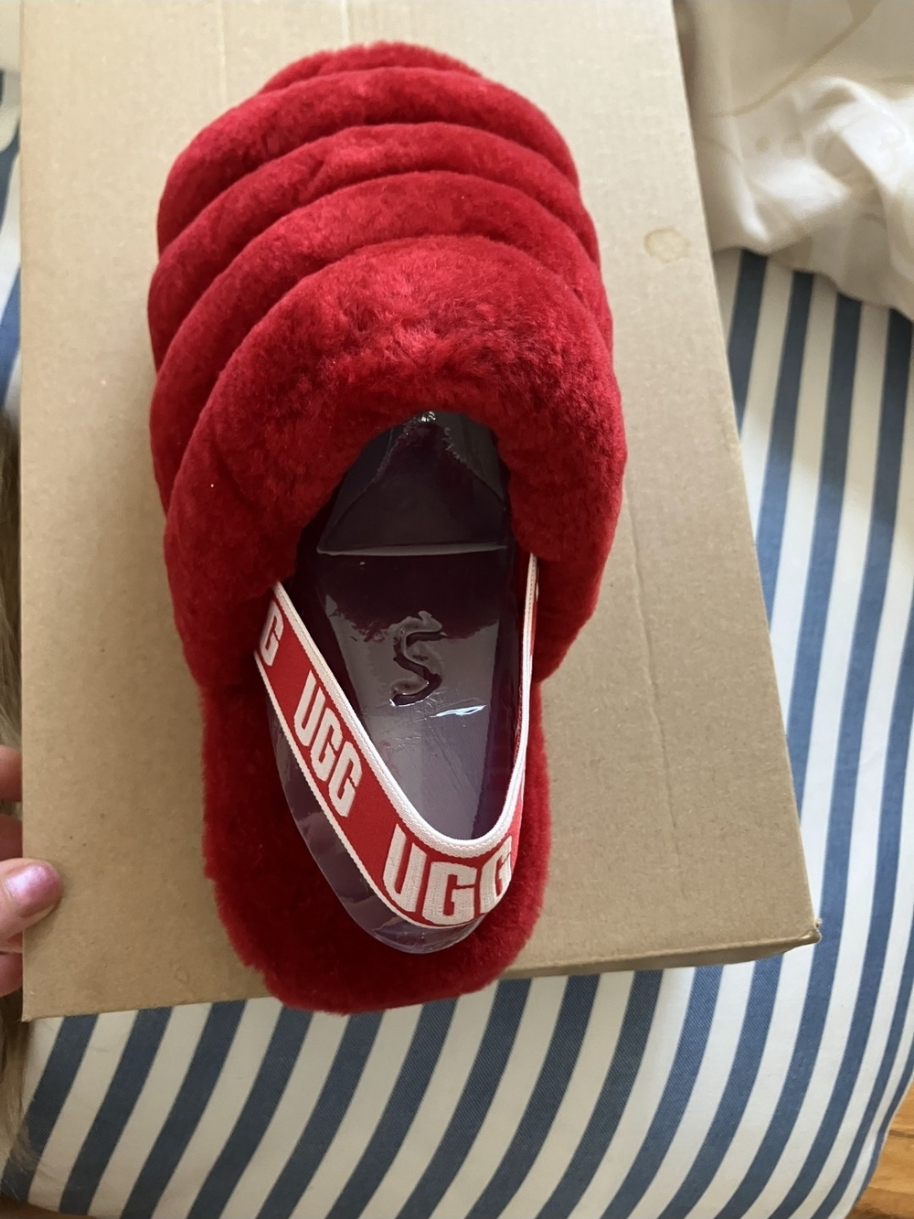 UGG K Fluff Yeah Slide Red Faux Fur Logo Strap Kids Slippers US 5 EU 37 1098494K